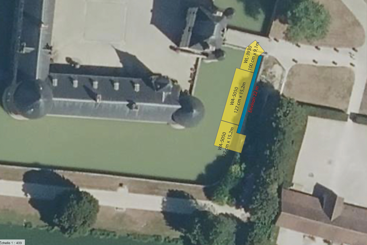 Plan de pose des batardeaux souples Water-Gate en U dans les douves du château de Chamerolles, appui sur culée du pont-levis et mur avec renard hydraulique.